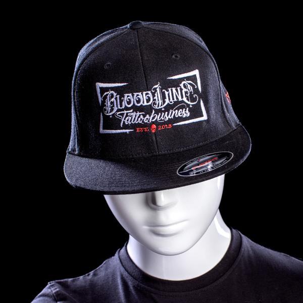 Bloodline Flexfit Cap – Schwarz mit FTW-Stick in S/M oder L/XL