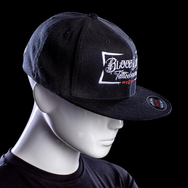 Bloodline Flexfit Cap – Schwarz mit FTW-Stick in S/M oder L/XL
